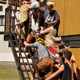Splašená oliheň byla poničena a vydrancována. Přesto se však Vikingy podařilo lstí odrazit.