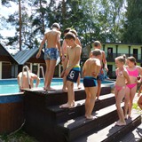 Sluníčko  praží, jdeme se tedy zchladit do vody.