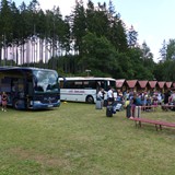 Rychle se zorientovat, pobrat si výbavu, ubytovat se v chatičkách…